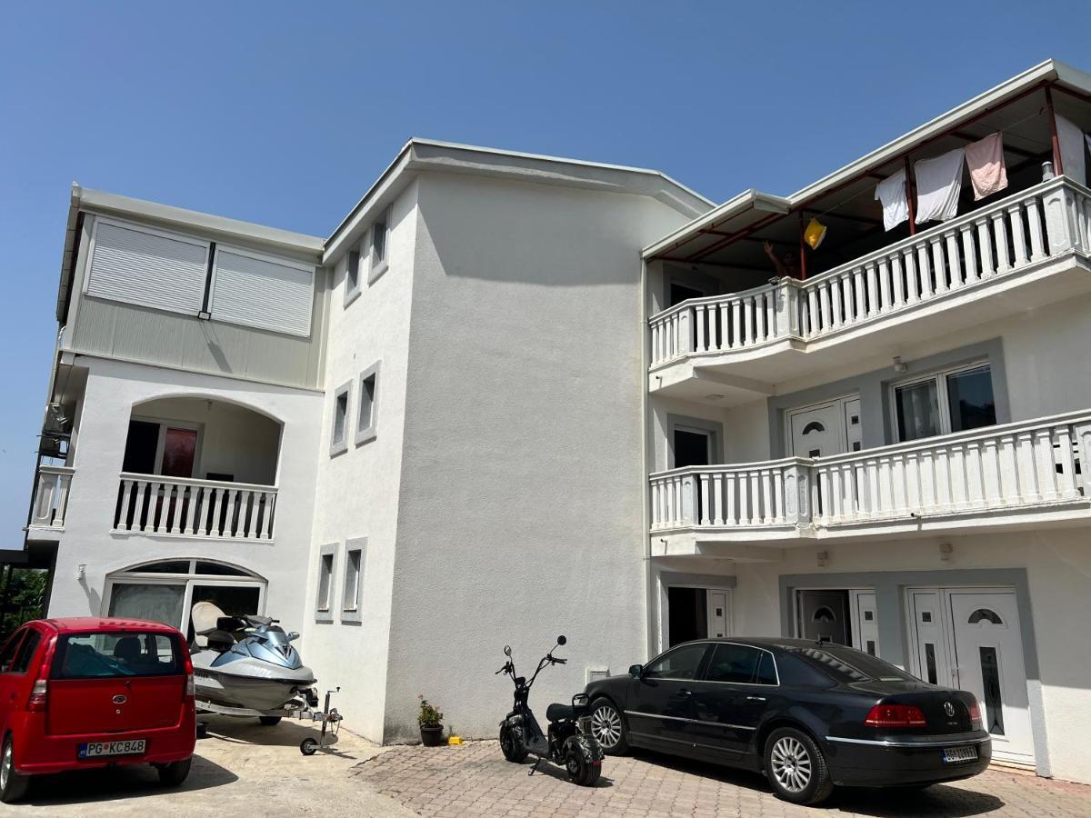 Villa Ajsa Bar Buitenkant foto